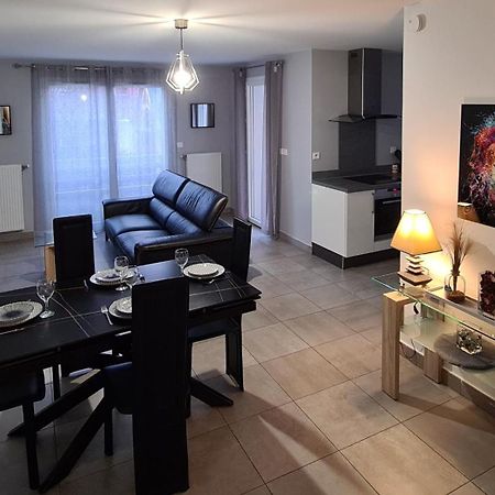 Appartement De Standing Au Centre De Шасьё Экстерьер фото
