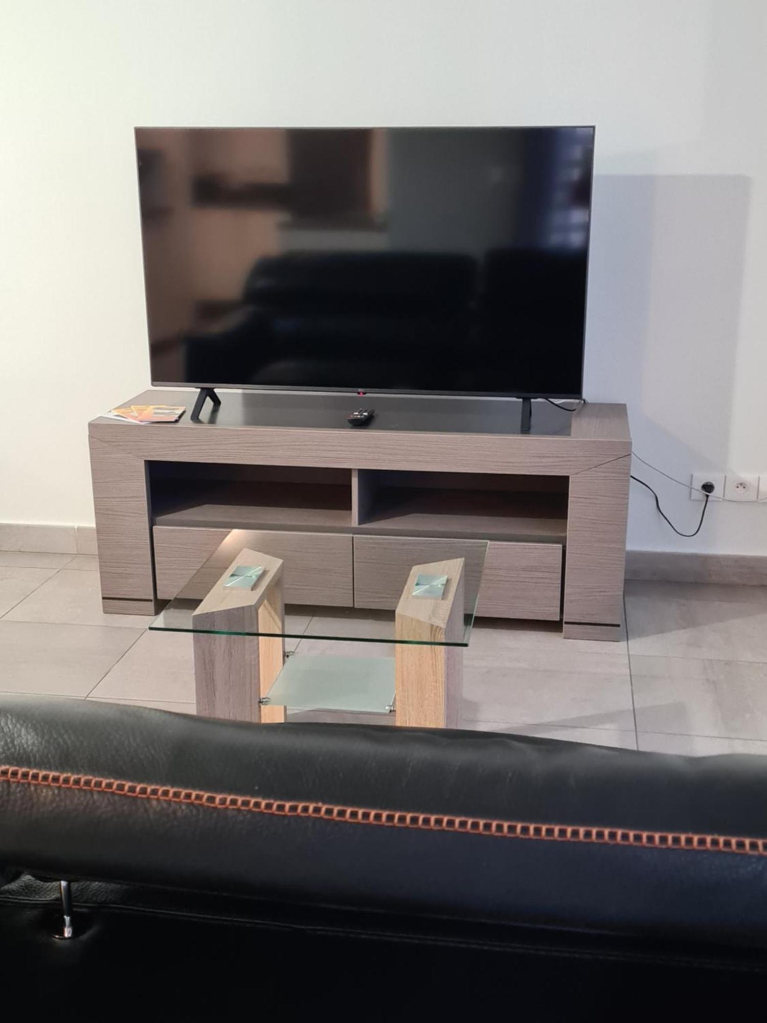 Appartement De Standing Au Centre De Шасьё Экстерьер фото