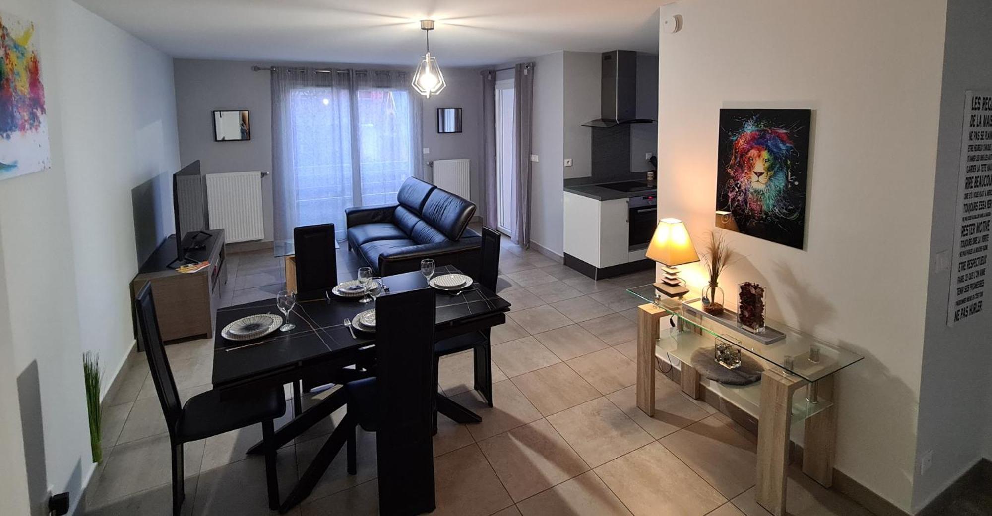 Appartement De Standing Au Centre De Шасьё Экстерьер фото