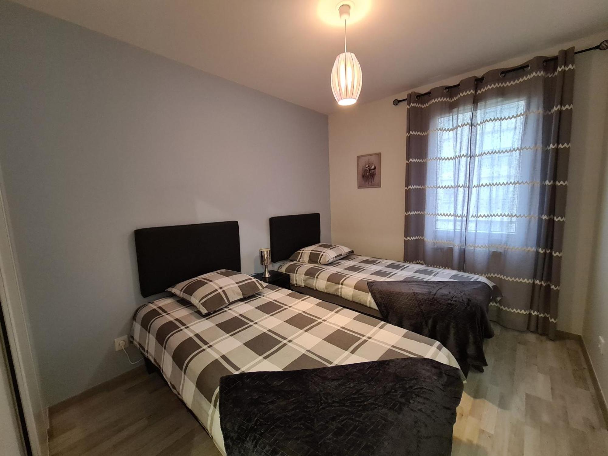 Appartement De Standing Au Centre De Шасьё Экстерьер фото