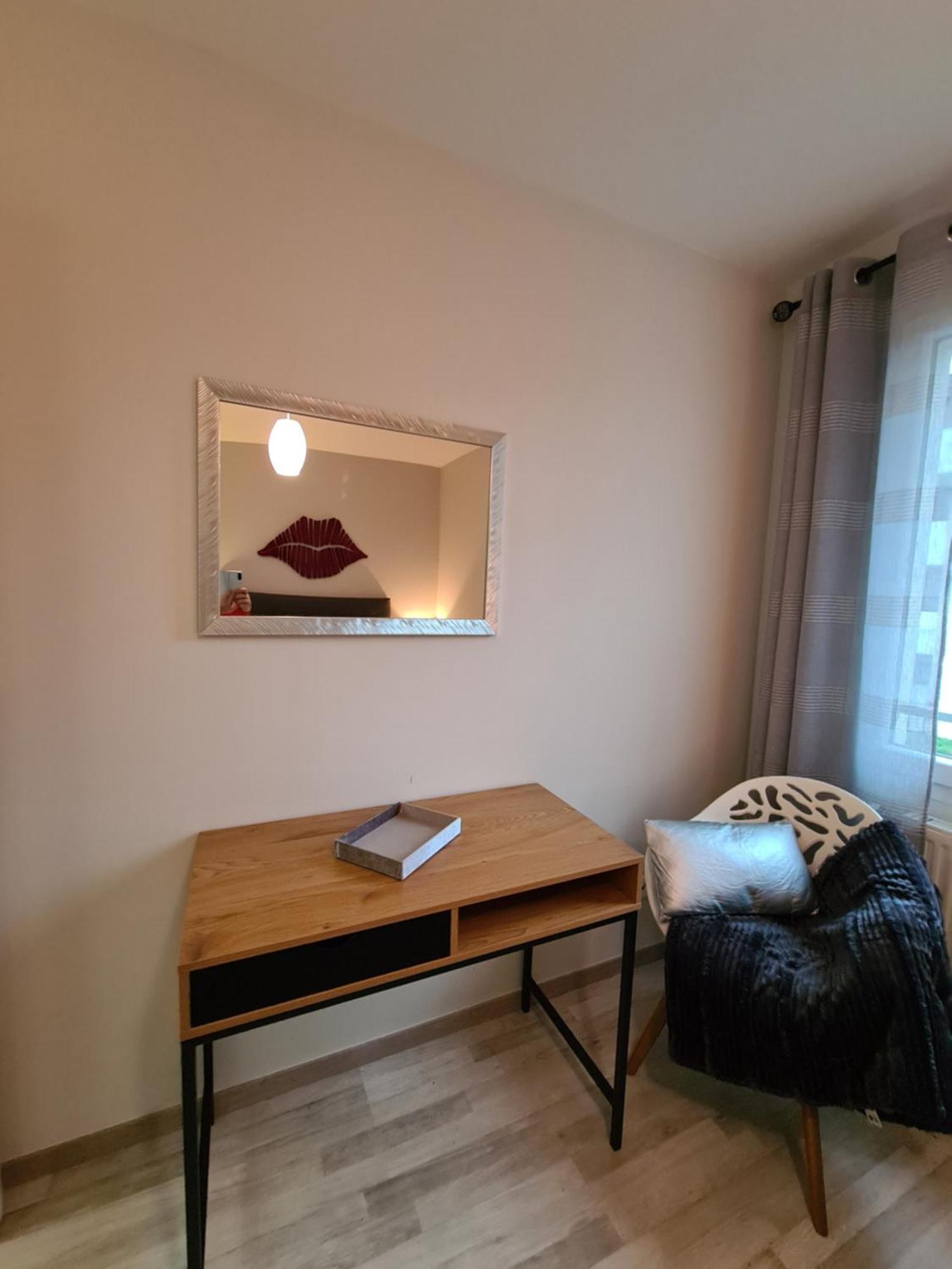 Appartement De Standing Au Centre De Шасьё Экстерьер фото